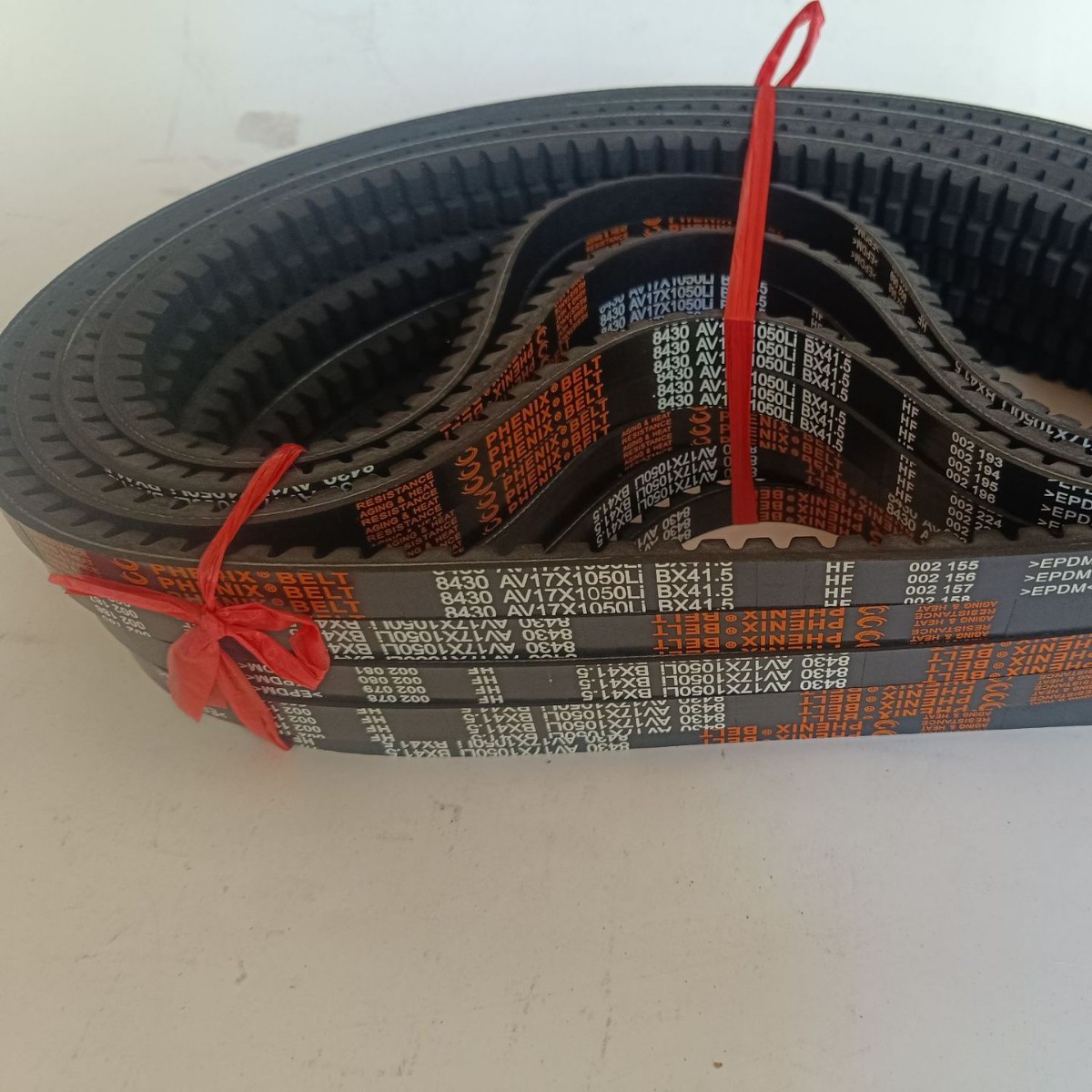 三角带多规格耐磨交货速度快工业传动皮带厂家批发单面齿形三角带