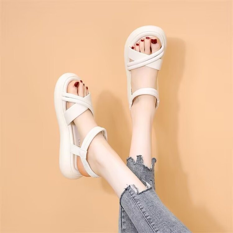 Sandalias de fondo plano para mujeres de verano nuevas vestiduras deportivas con falda casuales zapatos de playa suaves para mujeres embarazadas sandalias romanas