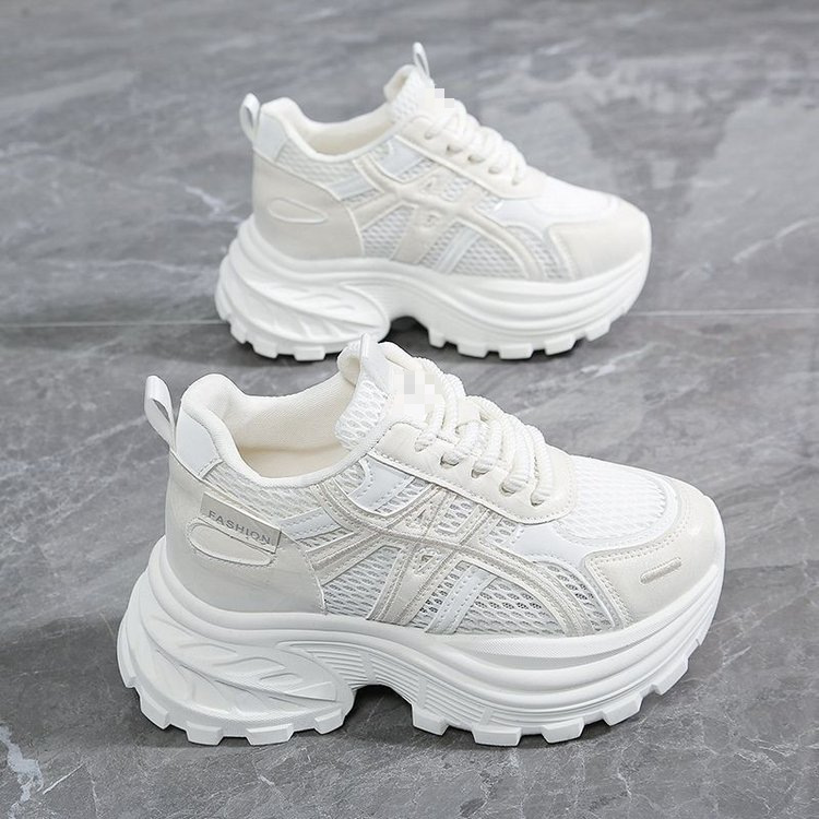 Zapatos de muffin de fondo grueso para padres y mujeres 2026 verano nuevo estilo de moda versátil de altura de malla transpirable zapatos deportivos casuales