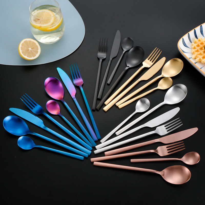 Cuchillo de filete occidental y tenedor cuchara de postre conjunto de vajilla de cuatro piezas Mango cuadrado coreano de acero inoxidable mate cepillado cuchillo y tenedor traje de cuchara