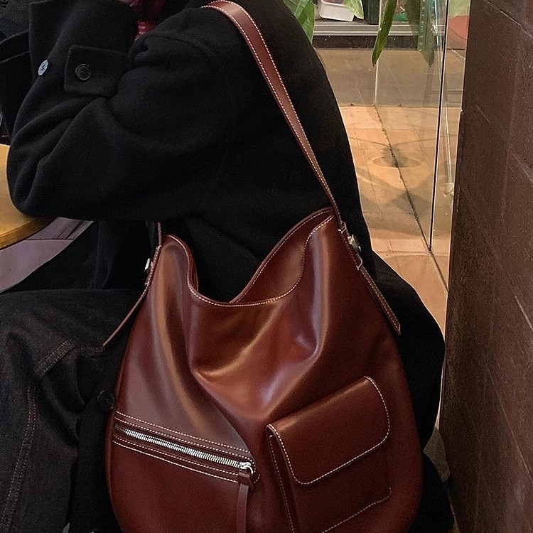 Women's Red Soft Leather Tote Bag 2025 New Arrival Large Capacity Vintage Commuter Handbag Shoulder Underarm Hobo Bag - Thumbnail 2