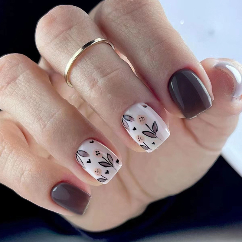 Simple Milk Mist Purple with Small Flower Pattern Nail Piece Sweet Fresh European and American Short Fake Nail Wear Nail Simple Milk Mist Purple with Small Flower Pattern Nail Piece Sweet Fresh European and American Short Fake Nail Wear Nail