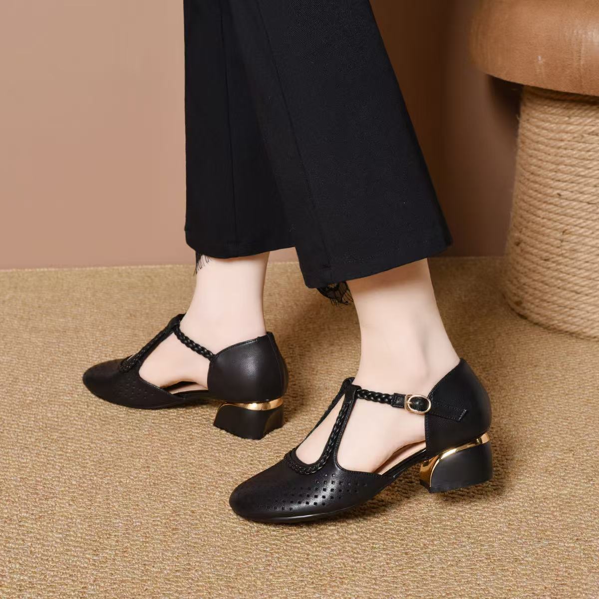 Sandal nữ da thật mũi tròn hở mũi gót thấp quai đơn — Màu đen chi tiết 8