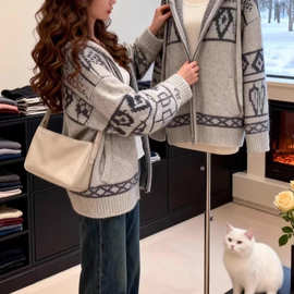 费尔岛提花慵懒风加绒毛衣外套女冬季灰色高级感宽松连帽针织开衫