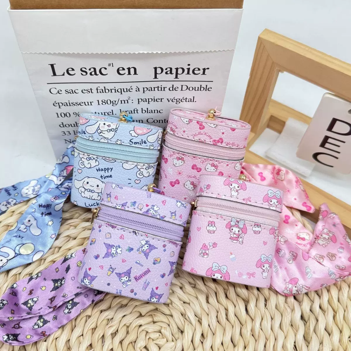 卡通热卖耳机包钥匙包零钱包挂饰