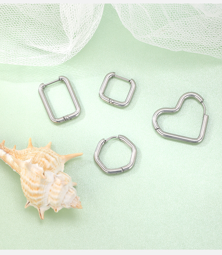 Labret piercing jewelry detail image