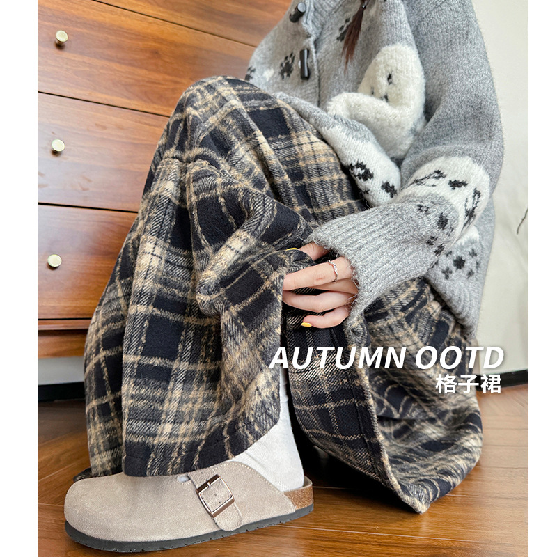 藏青毛呢格子半身裙女秋冬新款中长款显瘦a字裙高腰小个子蛋糕裙