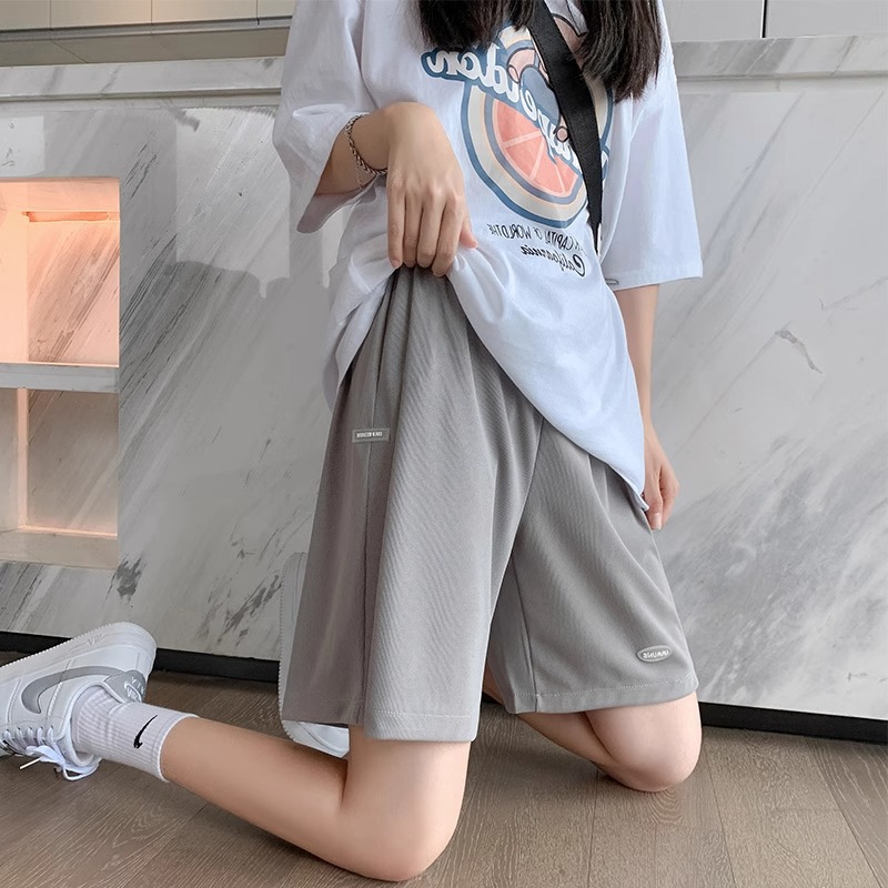 灰色