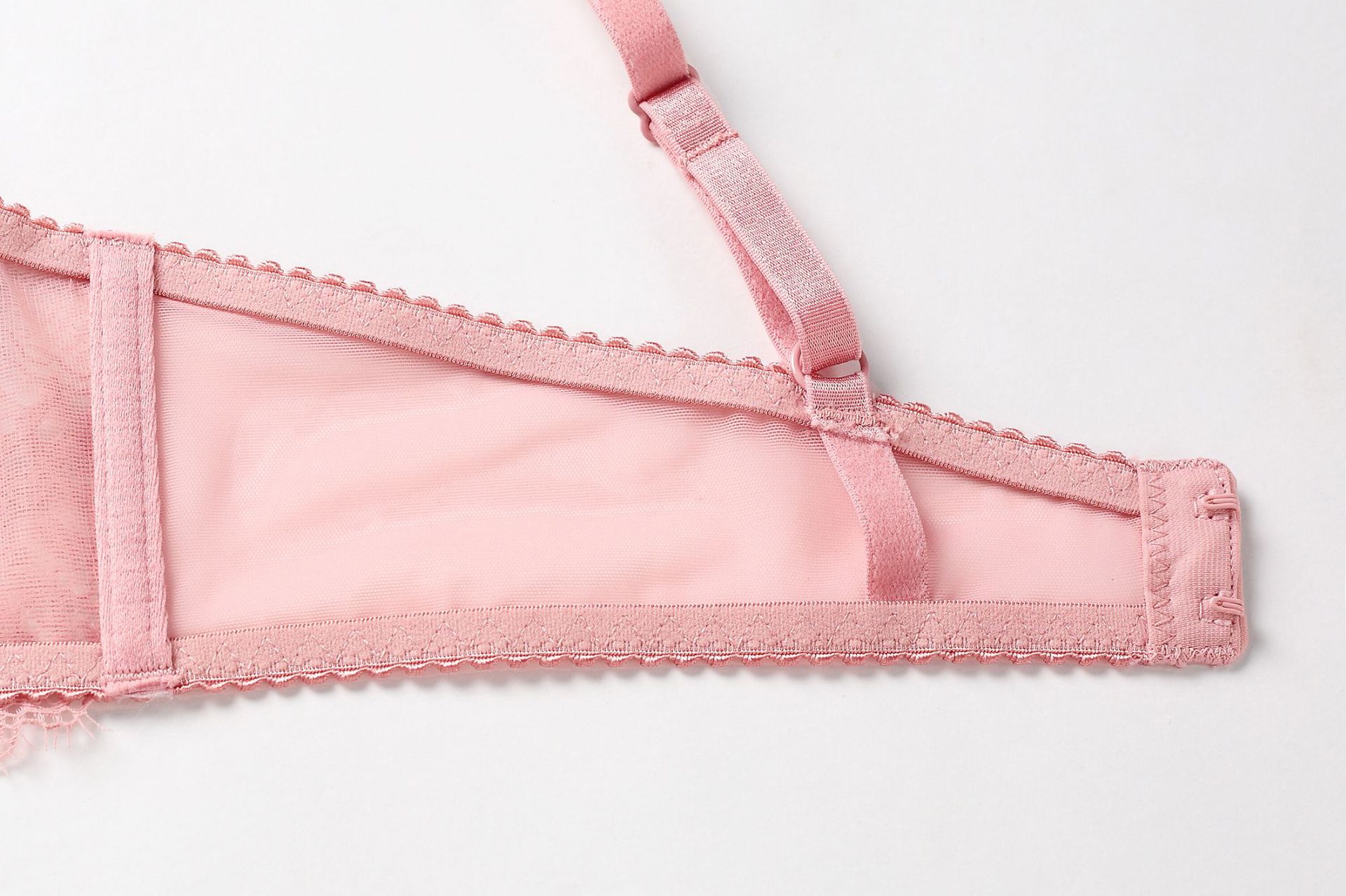 Ensemble soutien-gorge et culotte en dentelle ultra-fine_voghion.com