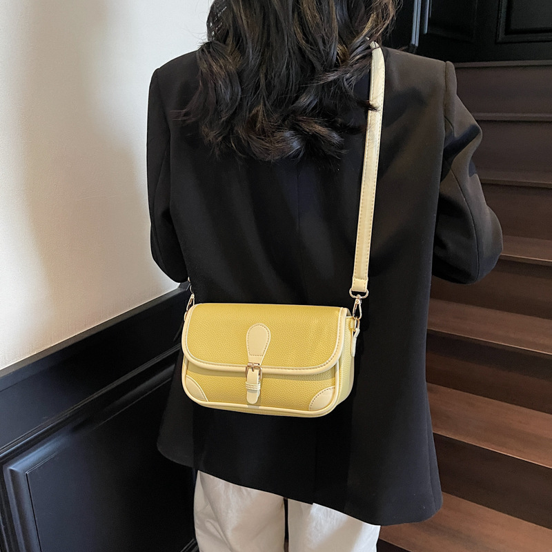 Tendencia de comercio exterior simple bolso cuadrado para mujeres 2025 nuevo bolso de brazo de nicho universal bolso de hombro de moda casual