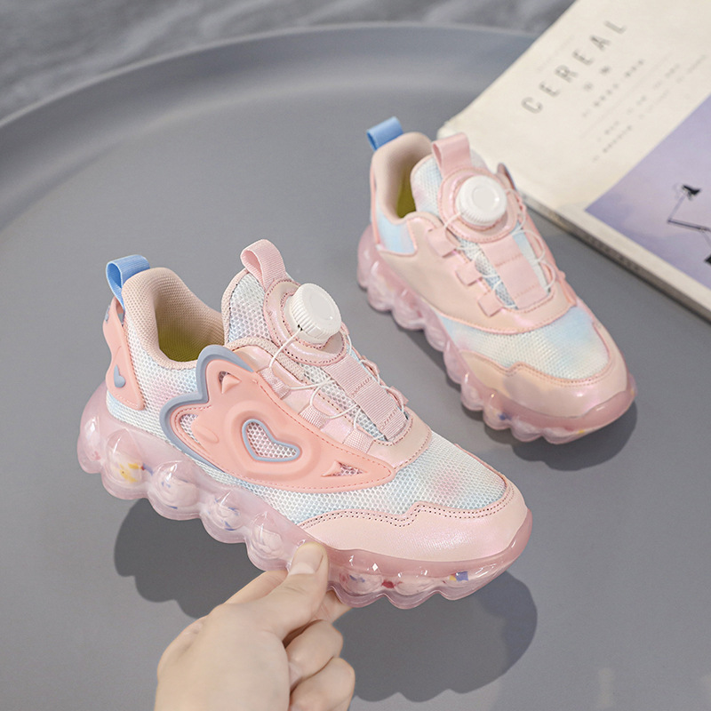 Comercio exterior transfronterizo para niñas, primavera y verano 2025, zapatos deportivos transpirables de malla para niños, zapatos para correr con hebilla giratoria para niños y niñas de mediana edad
