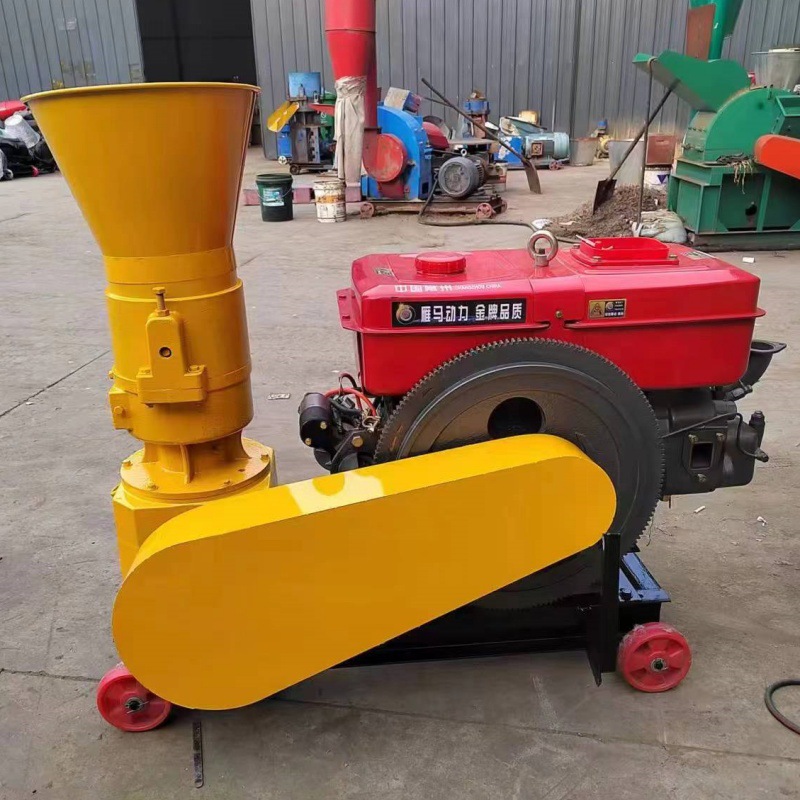 8马力柴油精饲料颗粒机鱼虾饲料颗粒机平模养殖稻壳颗粒机