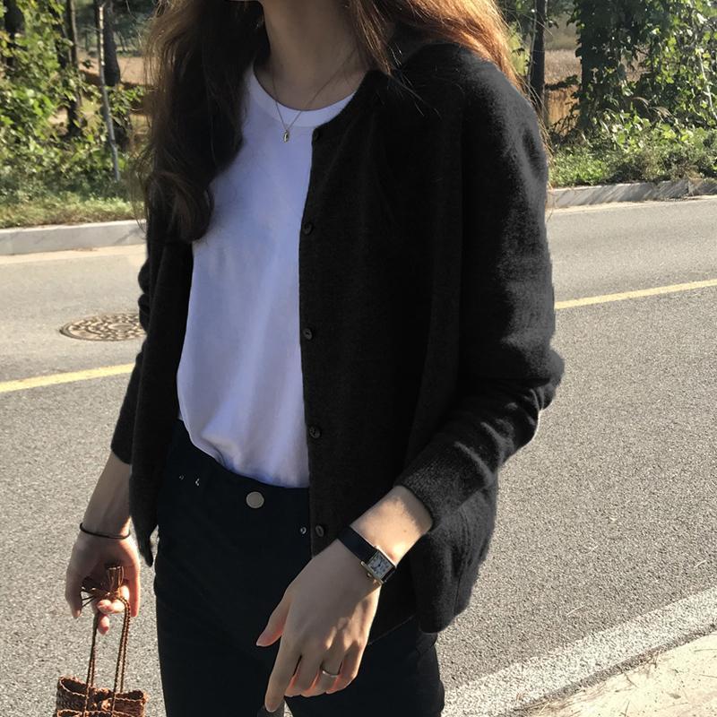 Demi-season fashionable solid color pin