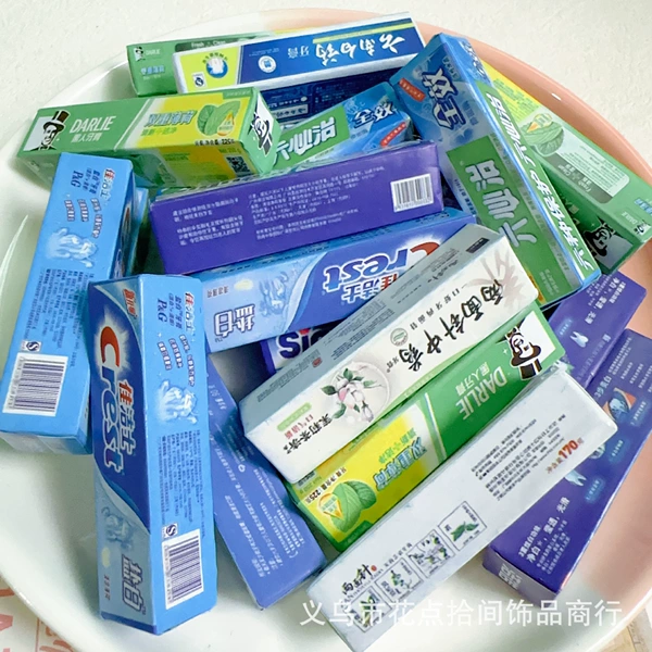 Toothpaste box [mixed styles randomly distributed]
