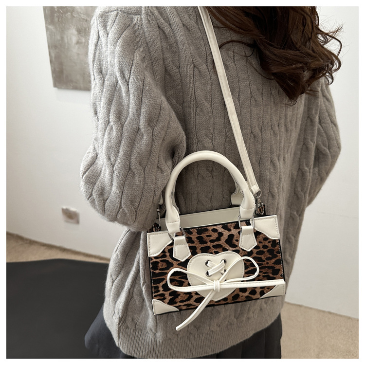 337g Weight Synthetic Leather Lining Material Zipper Closure Type Single Shoulder Strap Strap Type Crossbody Bag Bags Type Casual, Shopping Occasion Pu Leather Material Leopard Pattern All Seasons Season Women's Gender Streetwear Style Square Shape Medium Size Women's Medium Pu Leather Leopard Streetwear Square Zipper Crossbody Bag 6