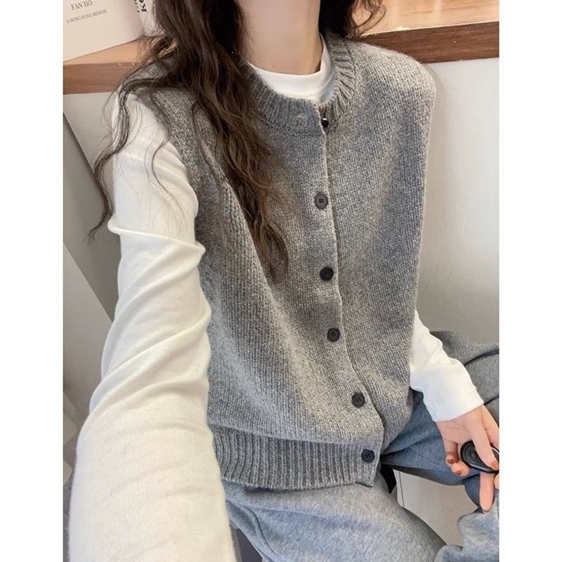 Spring and Autumn New Style Round Neck Single-Breasted Sleeveless Knit Vest Women's Coat Korean Version Chic Outerwear Gray Vest Spring and Autumn New Style Round Neck Single-Breasted Sleeveless Knit Vest Women's Coat Korean Version Chic Outerwear Gray Vest