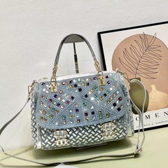 バッグの新商品2024ファッションのパーマカラーの女性のカバンのデニムのダイヤモンドのハンドバッグは大容量の斜め掛けのキャンバスのバッグを編みます。