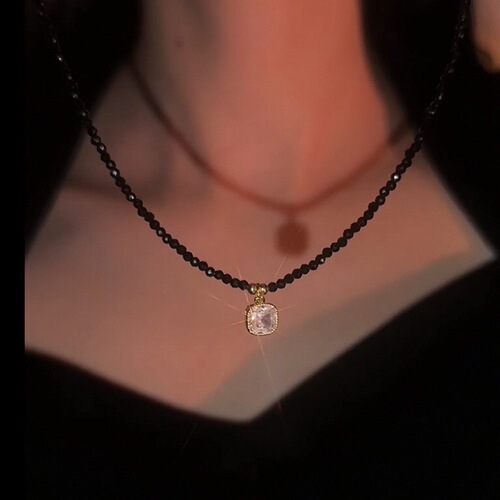 Black Crystal Square Sapphires Luxury High-End Lock Necklace Influencer Style Instagram Dark Design Trendy Chain Simple