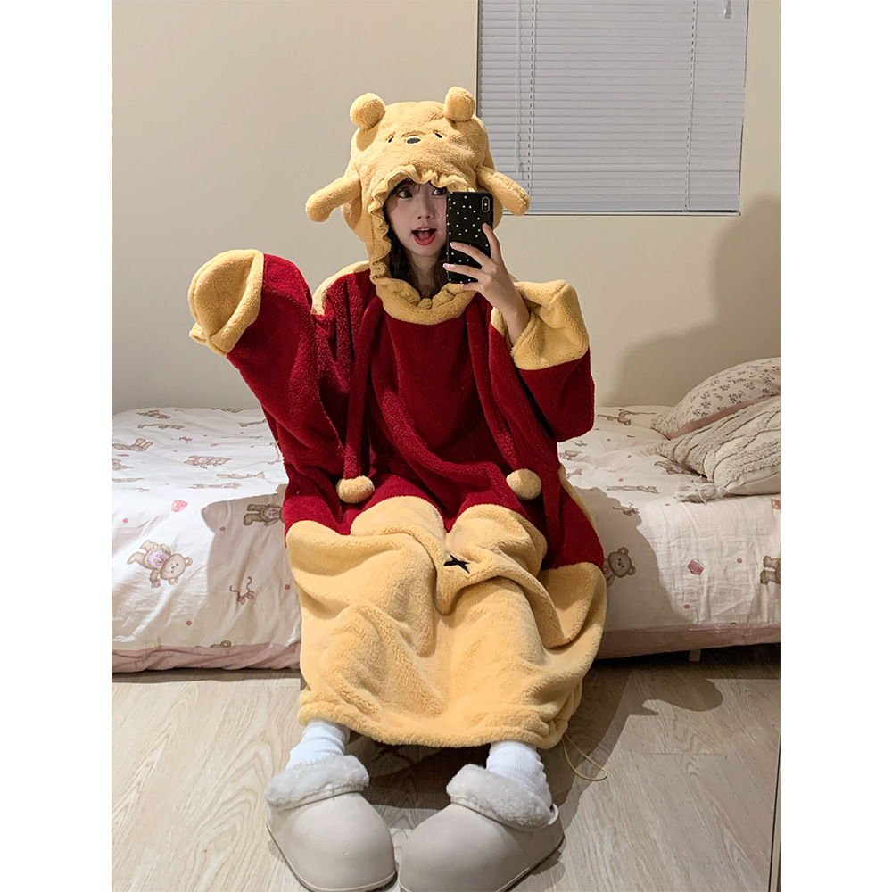 少女卡通维尼熊连帽珊瑚绒睡衣女秋冬款2024新款加厚家居服睡袍冬