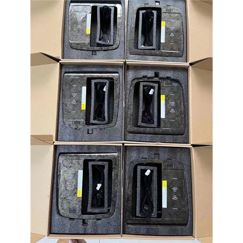 丰田埃尔法威尔法 LM 无线充电面板 车载无线充电器板 中控车充板