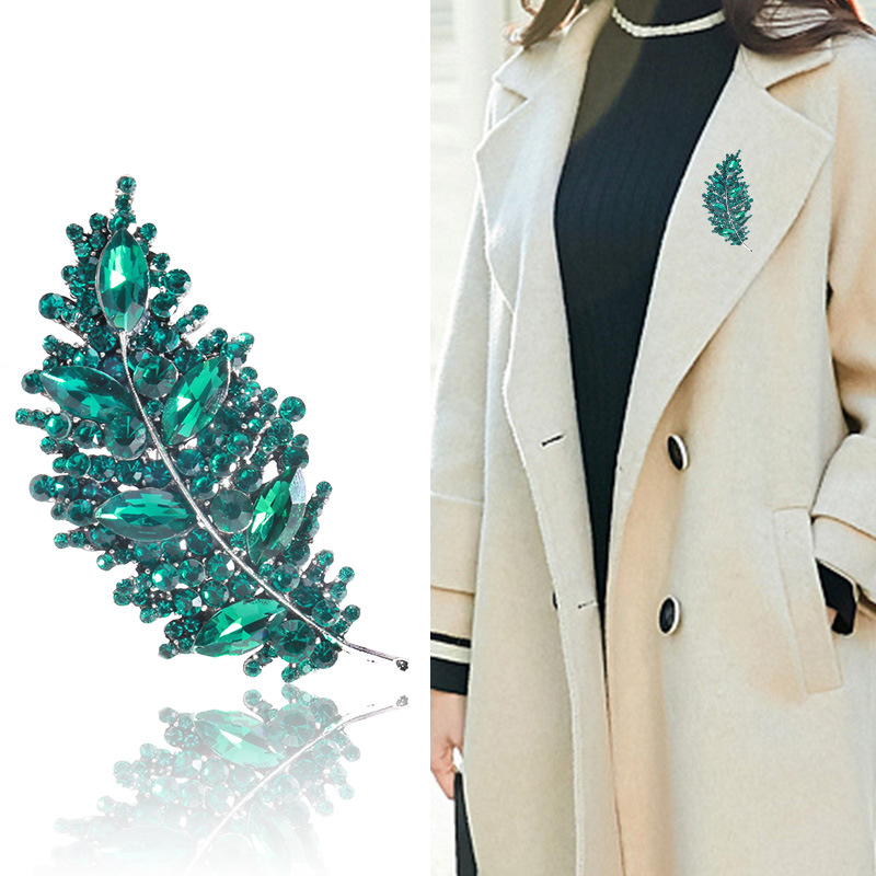 Simple Style Shiny Pin Leaf Alloy Inlay Rhinestones Women'S Brooches display picture 1