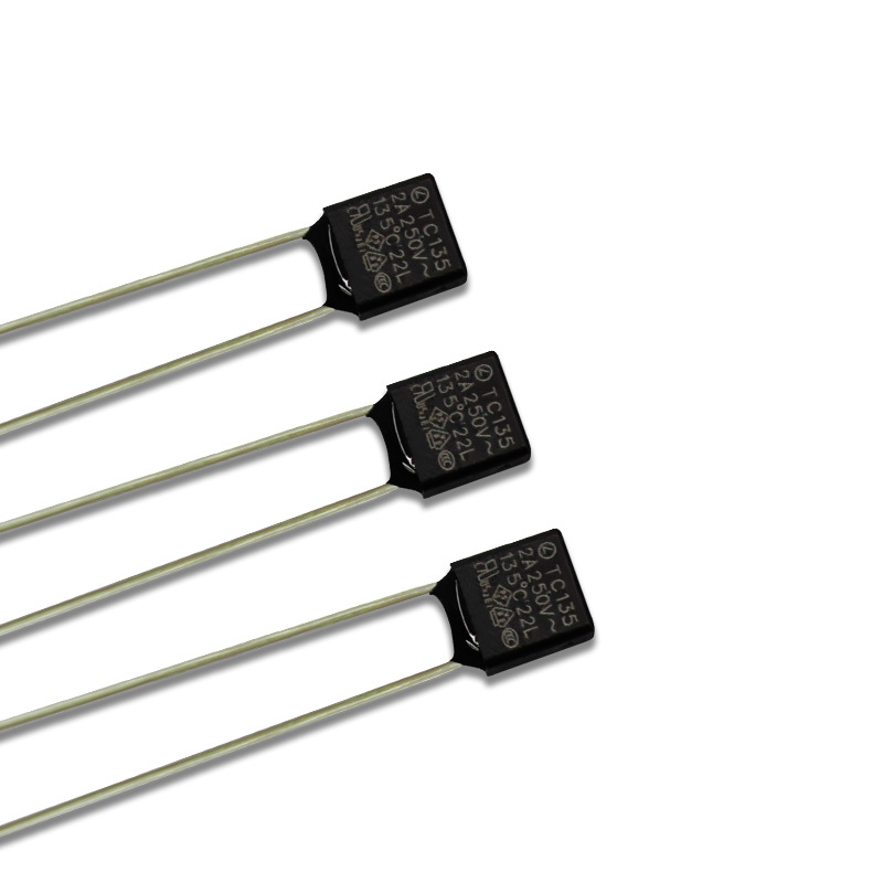 TC135℃温度保险丝135度方块温度保险丝2A温度保险丝