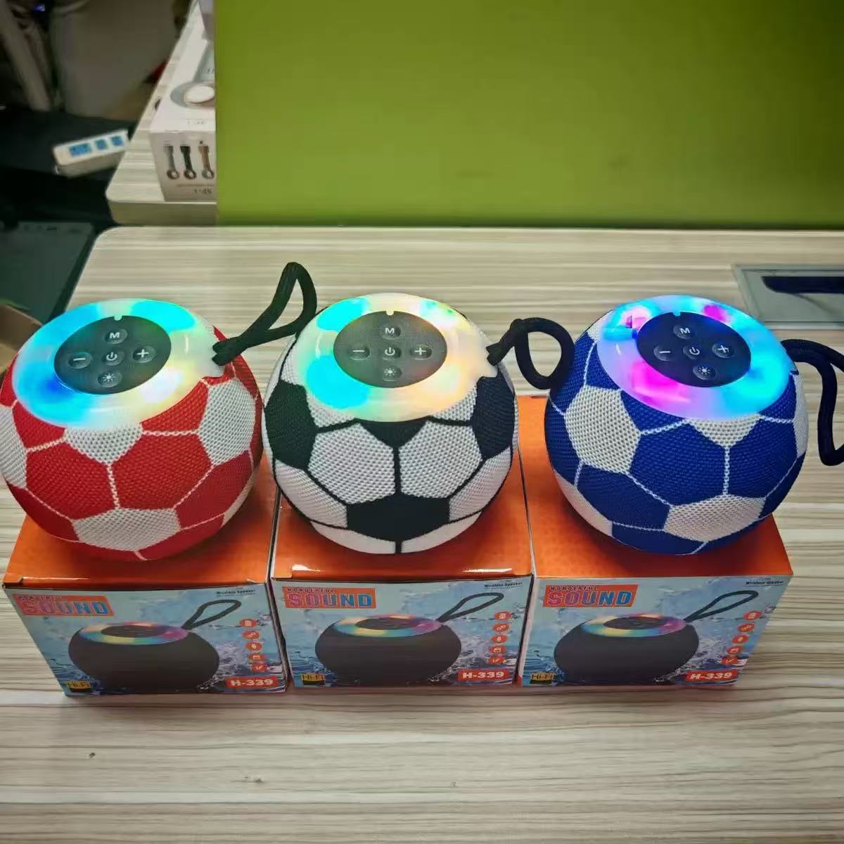 크로스보더 신형 축구 블루투스 스피커 서브우퍼 야외 휴대용 가정용 무드