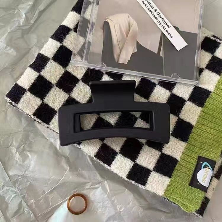 新しいヘアクリップ、大きなスクエアレターグリップ、ファッショナブルなヘアアクセサリー、卸売シャーククリップ、工場直販、幾何学的要素