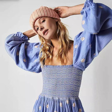 欧美亚马逊爆款休闲喇叭袖打揽刺绣方领太阳花大摆连衣裙