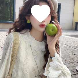温柔风气质喇叭袖蕾丝衫女秋冬2026新款甜美百搭显瘦荷叶领打底衫