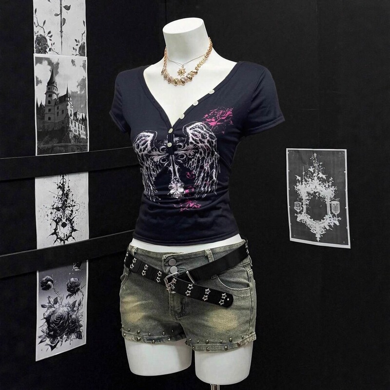 Dark Gothic Style Skull Wing Print T-Shirt for Women, V-Neck Buttoned Slim-Fit Short Pure Desire Short-Sleeve Top