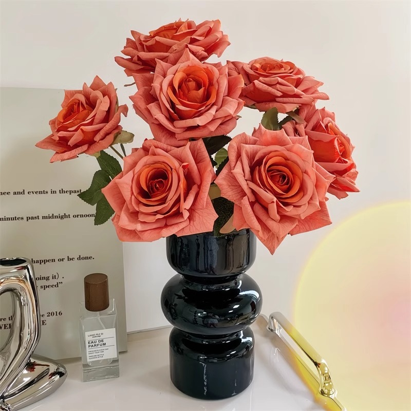 Naranja marrón de té / estampado + jarrón de ondas negras