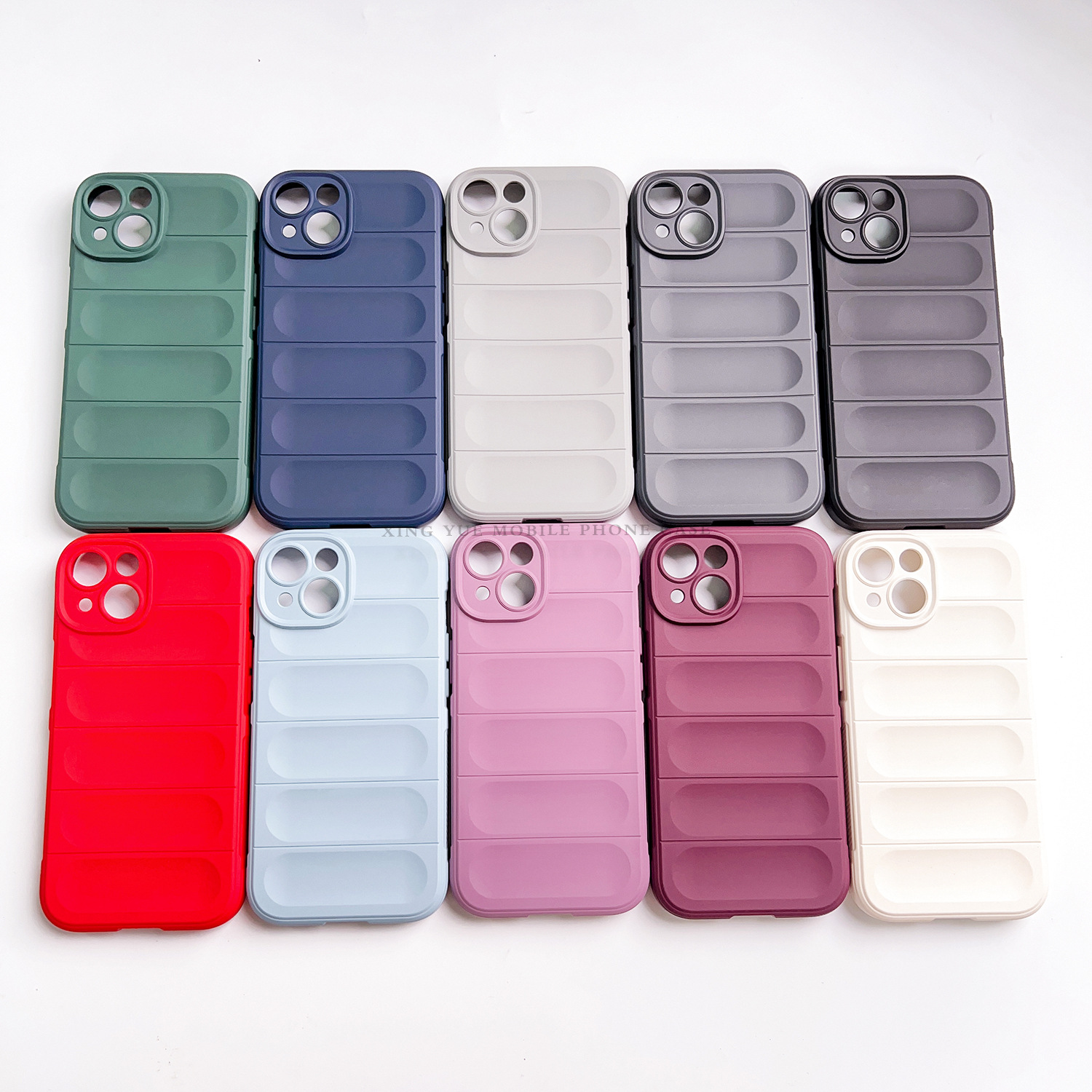适用苹果13Pro手机壳iphone12肤感保护套羽绒服全包苹果14手机壳
