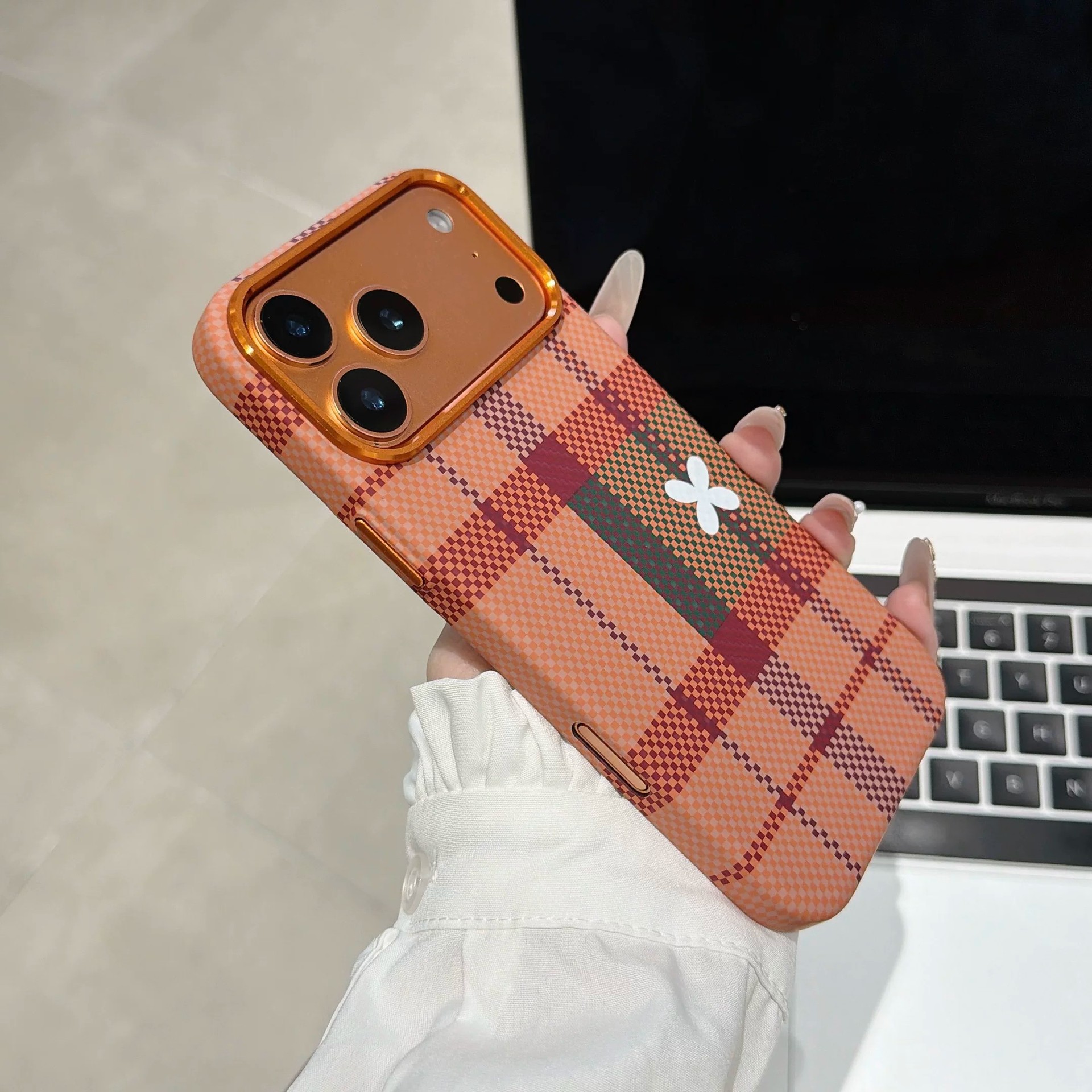 适用iPhone18promax格津生花磁吸手机壳时尚苹果17硬壳防摔保护套
