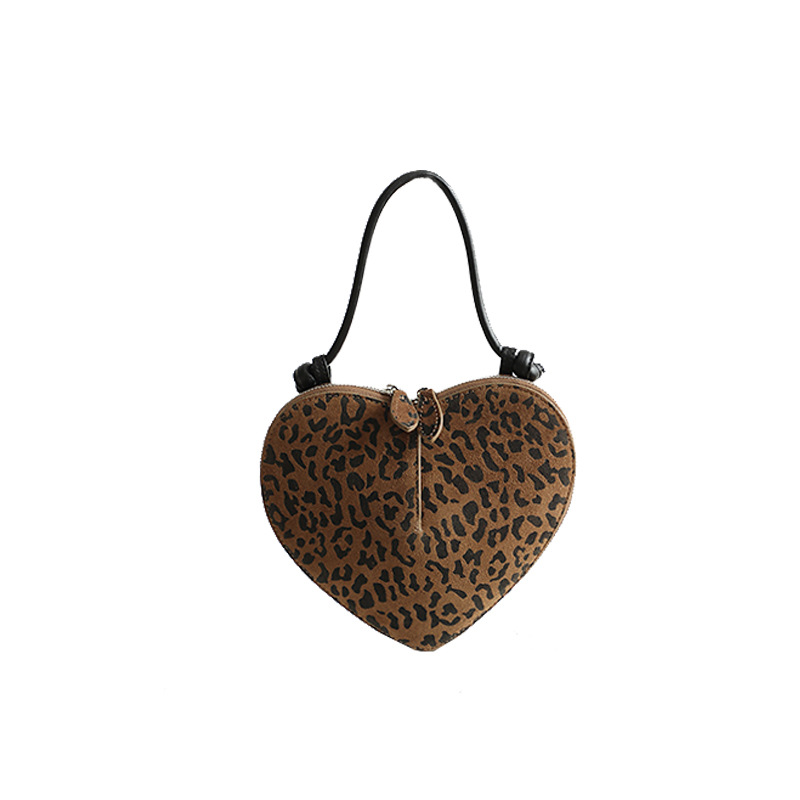 2024 가을과 겨울 새로운 색상의 틈새 말 머리 스웨이드 사랑 가방 핸드백 비스듬한 붕괴 어깨 가방 작은 가방