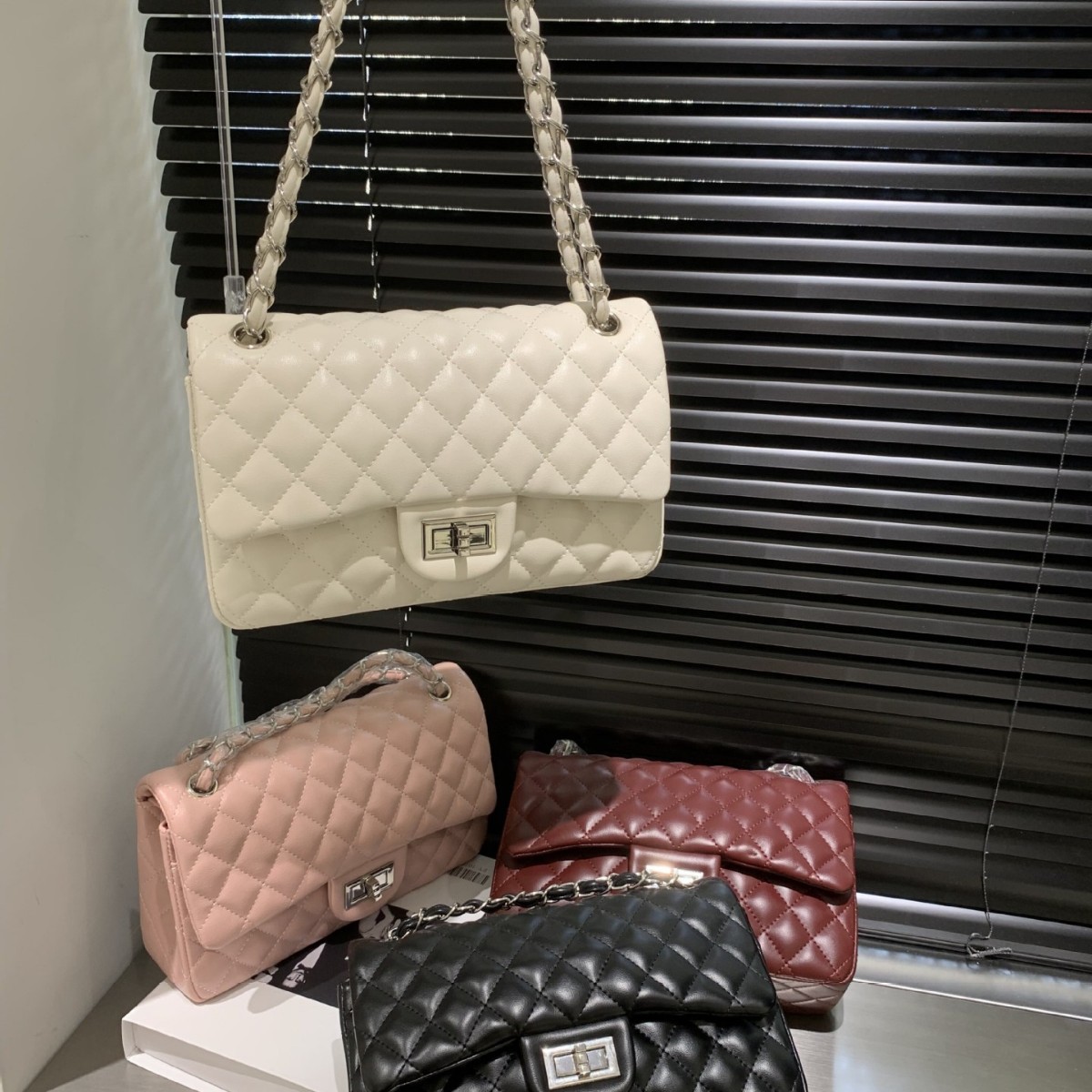 Lattice-Patterned Chanel-Style Elegant Underarm Bag for Women, 2026 New Model, Stitched Texture, Versatile Chain Bag, Single Shoulder Crossbody Bag
