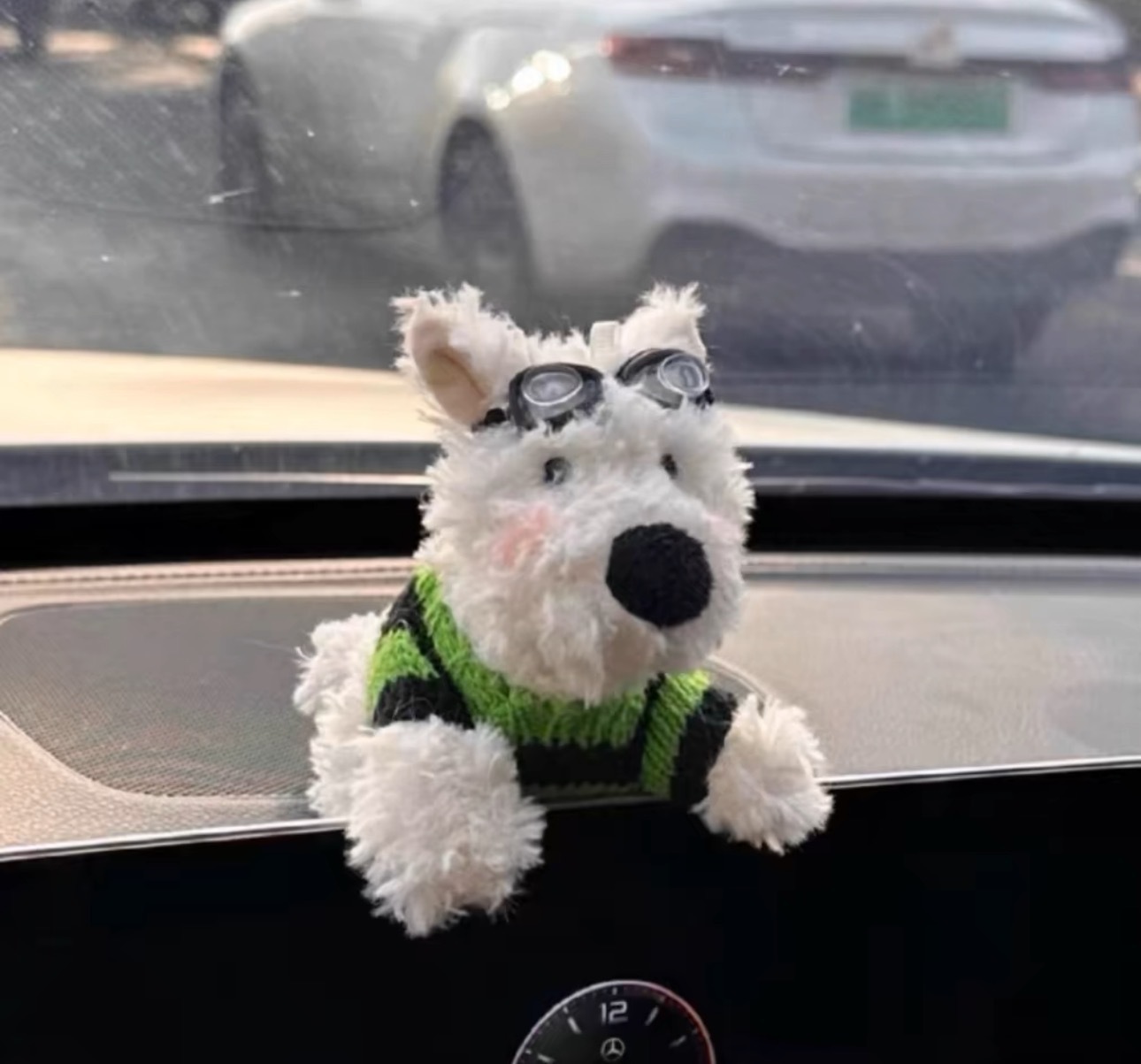 Lindo cachorro garabateado West Highland coche colgante decoración pantalla consola central accesorios de coche adornos de felpa