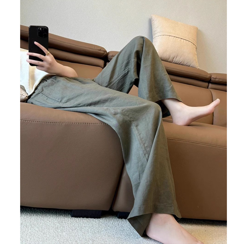 Green fitted trousers