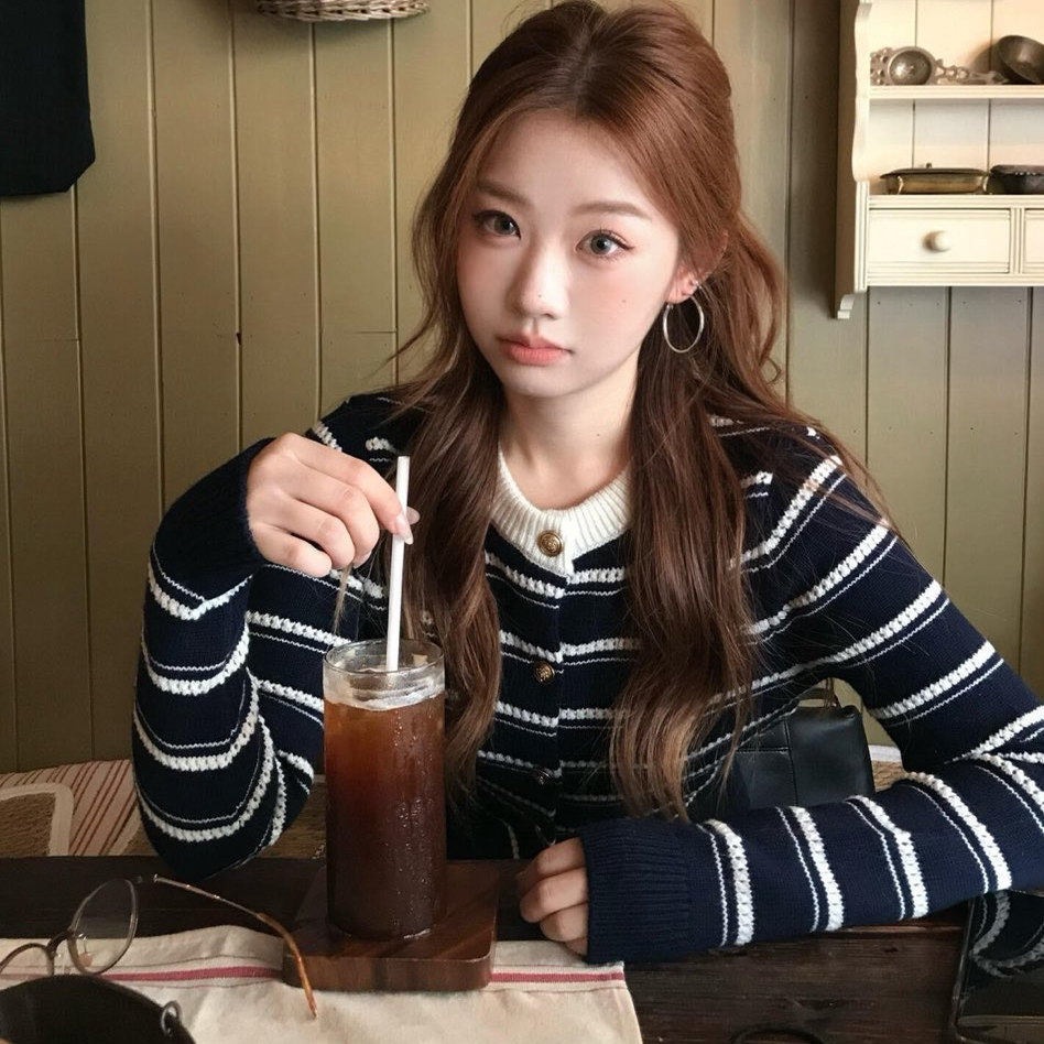 Korean-style color-block striped cardigan sweater for women, spring and autumn, short, casual, gentle style knit top