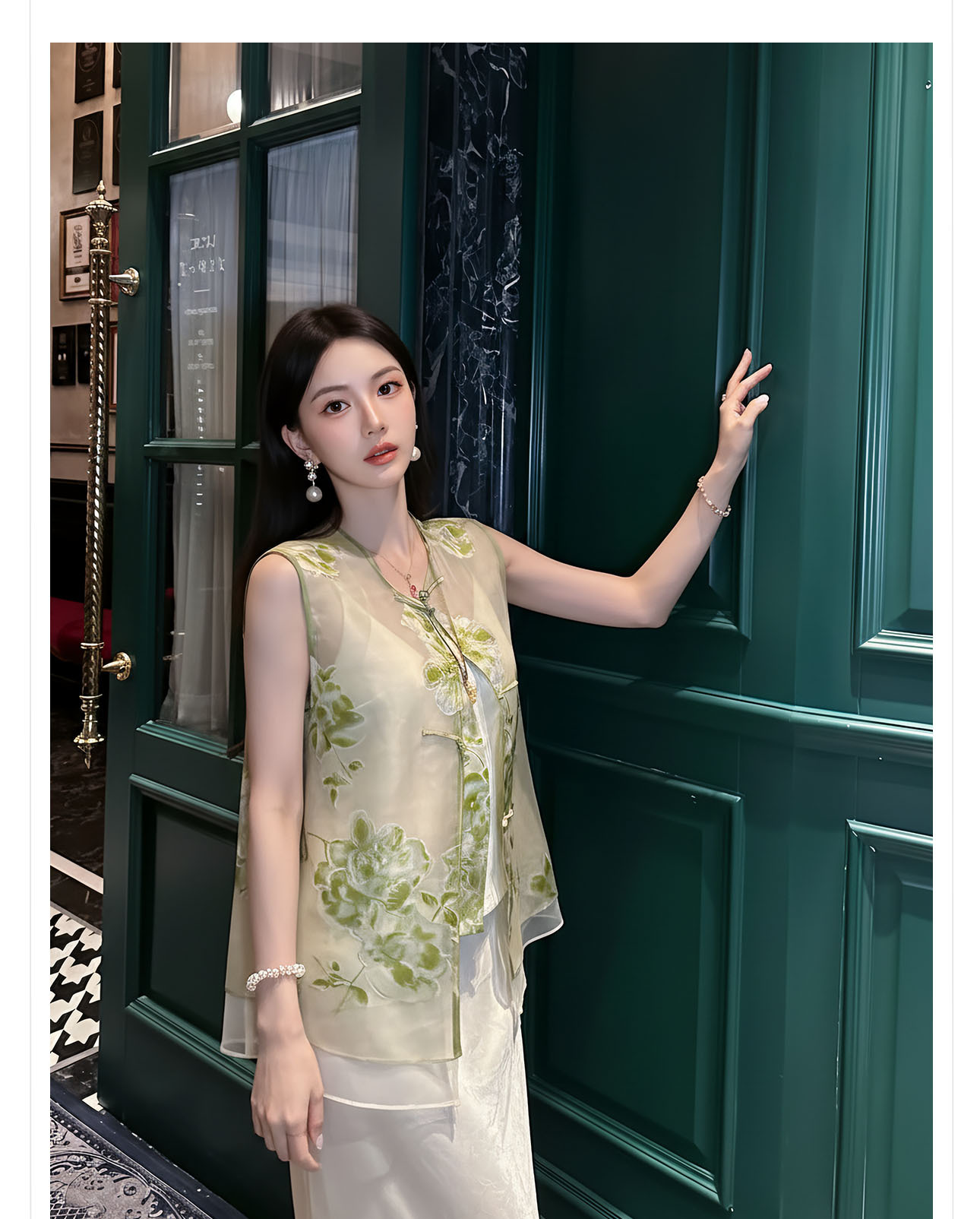 Áo vest gile nữ thêu hoa cổ điển phong cách Trung Hoa mới, tay ngắn mỏng nhẹ mùa hè — Trắng xanh chi tiết 6