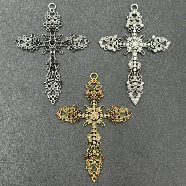 Dark Punk Style Rhinestone Cross Necklace, Sweet and Cool Style for Hot Girls, Retro Sweater Chain, Y2K Choker, Alloy Accessories