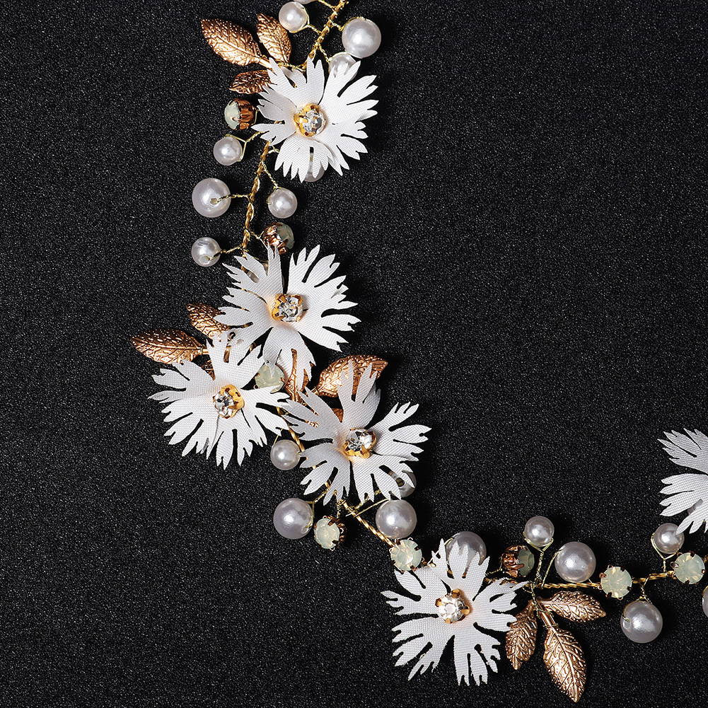 Fashion Fabric Simulation Flower Pearl Headband Wholesale Nihaojewelry display picture 5