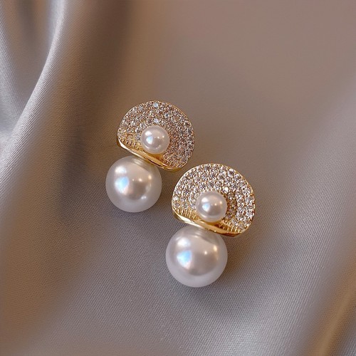 Silver needle super flash diamond pearl earrings high-end light luxury fashion earrings women's niche design sweet and elegant earrings