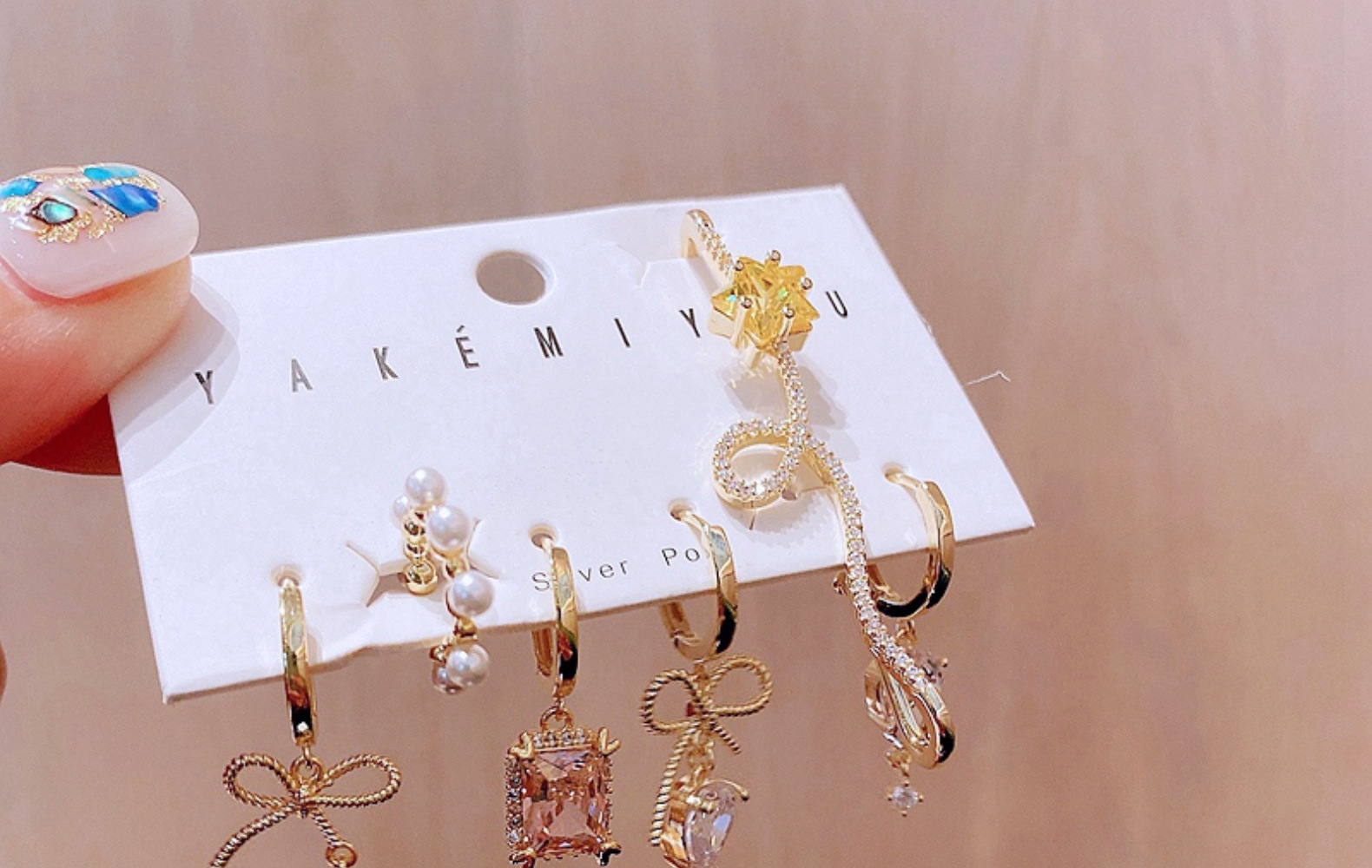 Yakemiyou Luxurious Bow Knot Copper Inlaid Zircon Zircon Earrings display picture 5