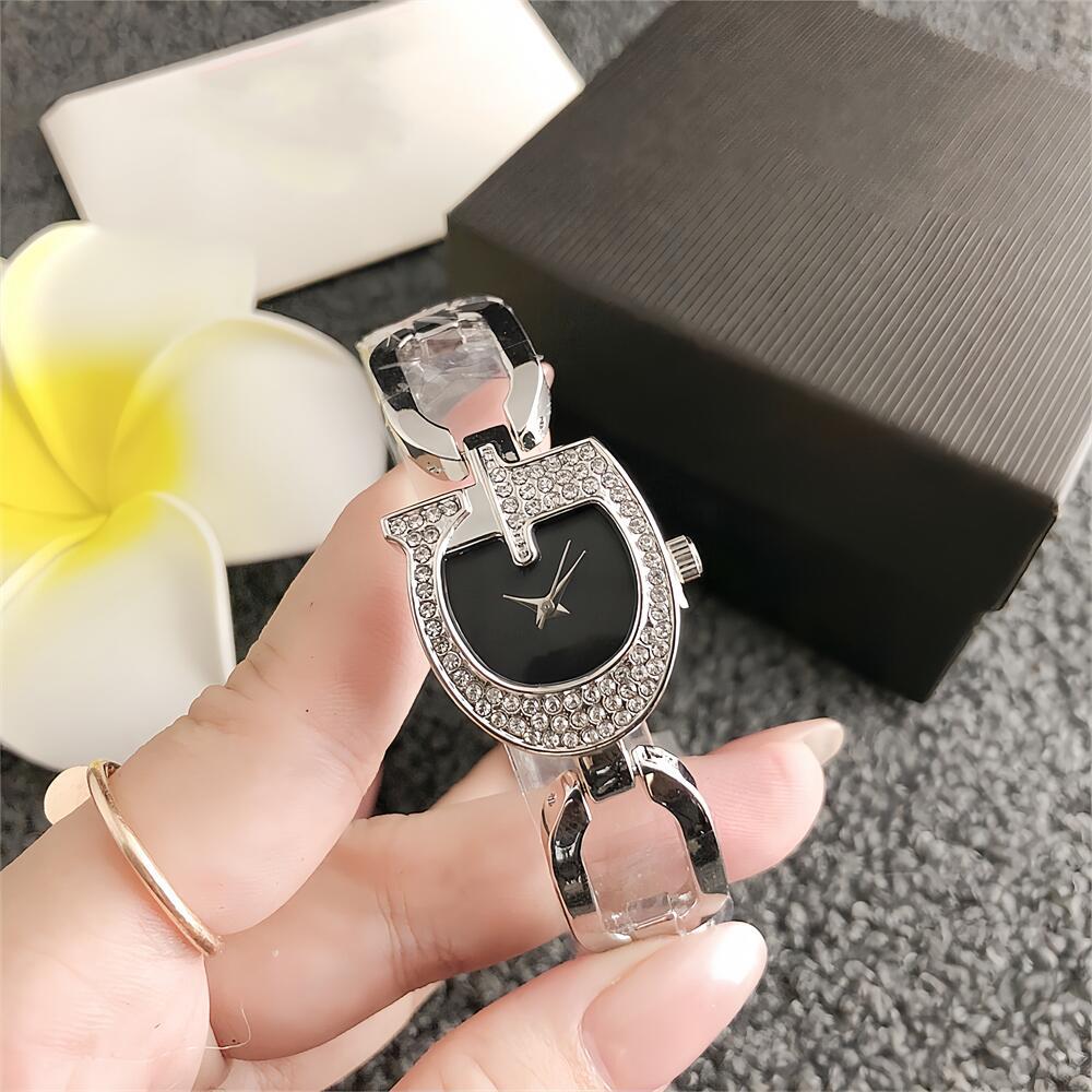2024 New Arrival Watch Women's Diamond-encrusted Cuban Chain Horseshoe Personalized Fashionable Korean Style Sports Women's Waterproof Quartz Watch