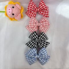 赤い本のかわいい少女の心の二重のチェス盤の格子の蝶結びのDIYの手作りのヘアピンの服装の胸の花の部品