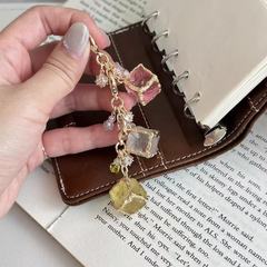 韩系简约清透冰块吊坠钥匙扣可DIY创意独特耳机仓化妆包挂件装饰