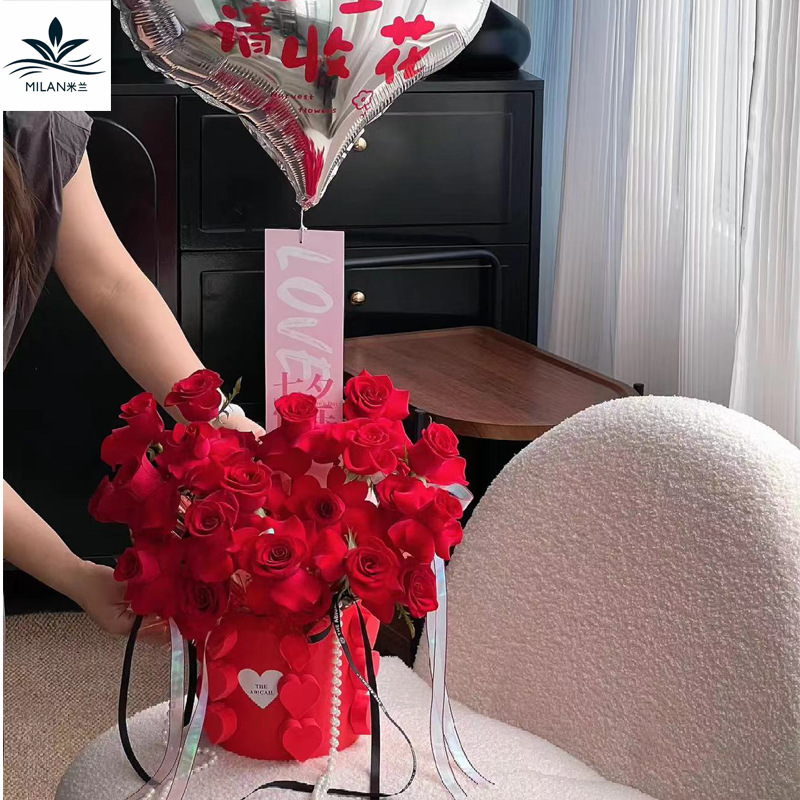 Nuevo ramo de rosas de Qixi, caja de regalo de flores redondas, caja de regalo de flores.