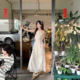 森系蝴蝶结系带挂脖连衣裙女夏季新款收腰学院风温柔显瘦甜美长裙