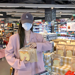 粉色西装外套女2025年春秋新款设计感小众廓形宽松休闲垫肩小西服